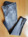 Skinny jeans gris