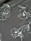 Blusa negra de flores